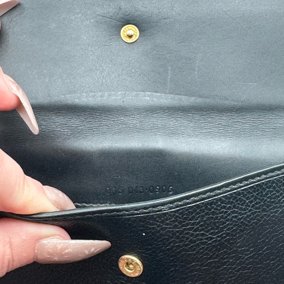 Vintage Gucci double flap long wallet, 24 karat plate, emblem and buttons. EUC! - Picture 15 of 16